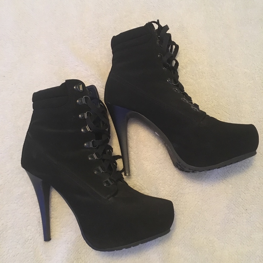 DeBlossom black heels size 8.5